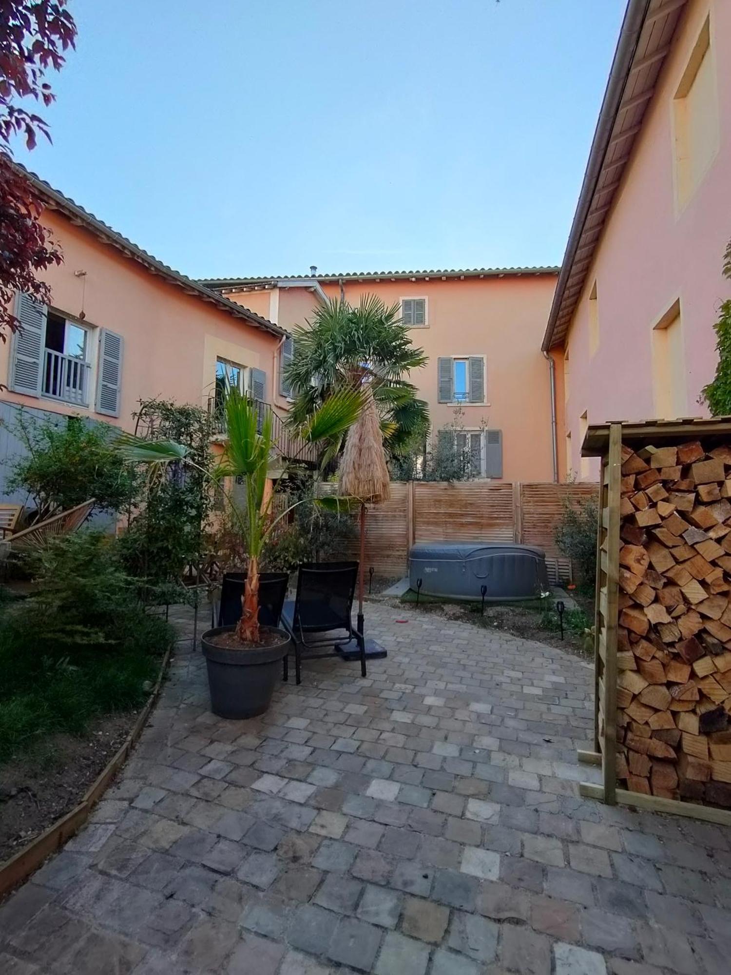 La Chamade En Beaujolais Bed and Breakfast Anse Buitenkant foto